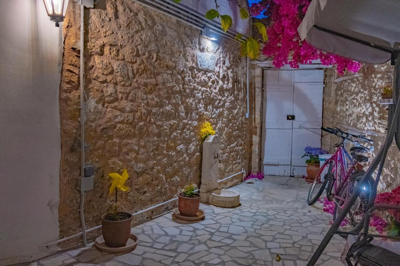 The Venetian Walls 'Central House With Private Courtyard - Charmy & Cheap' Candia Esterno foto